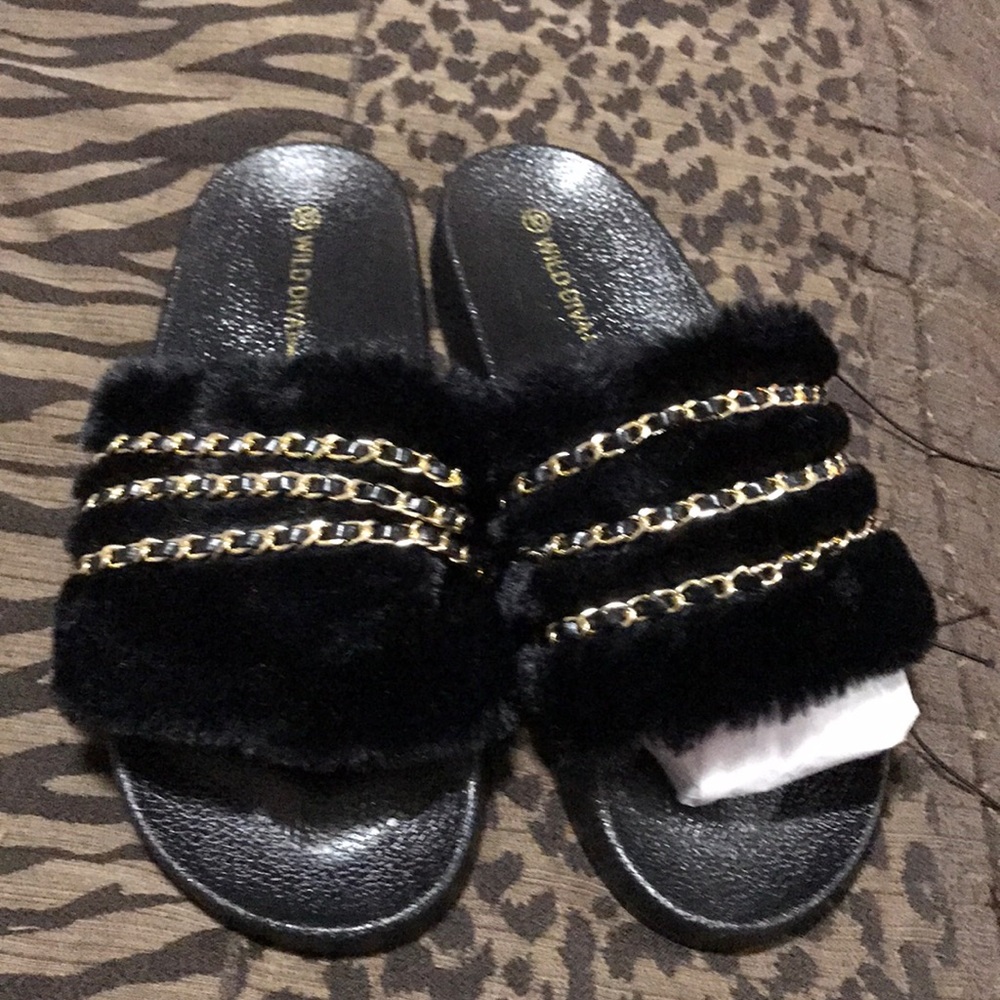 Forever 21 fur, gold chain flip flops